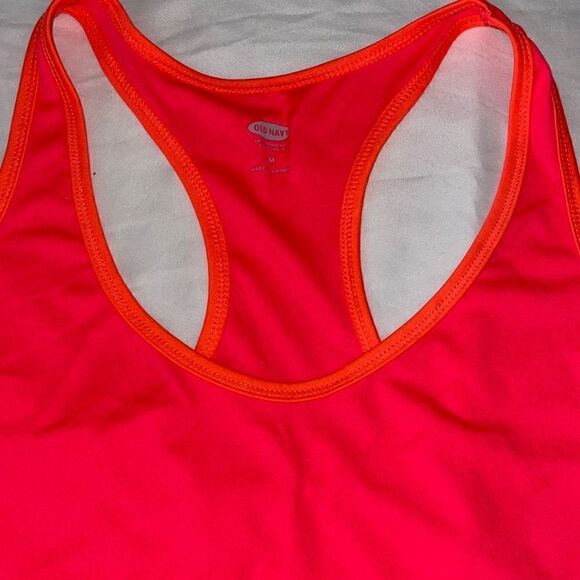 old navy tank top - Picture 4 of 5